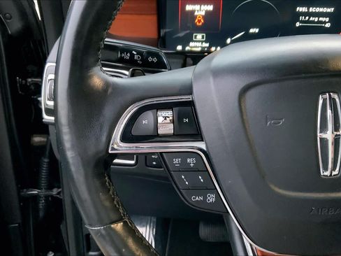 Used 2018 Lincoln Navigator Select w/ Technology Package RWD image 23