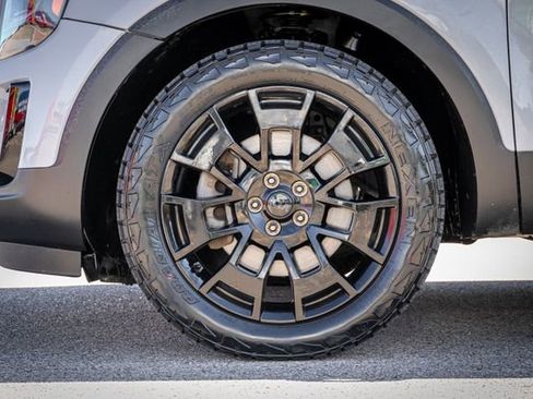 Used 2021 Kia Telluride EX w/ EX Premium Package AWD/4WD image 9