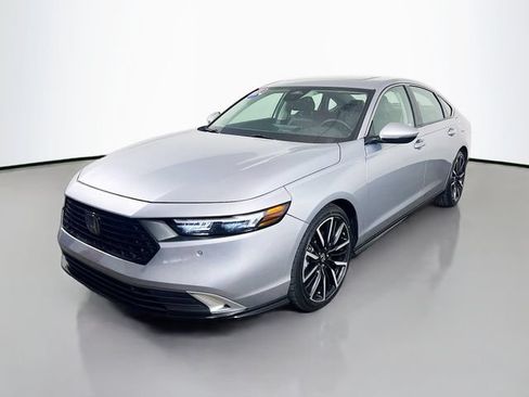Used 2024 Honda Accord Touring image 5