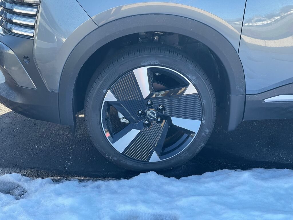 Used 2026 Nissan Kicks SR w/ SR Premium Package AWD/4WD image 18
