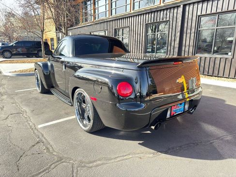 Used 2004 Chevrolet SSR w/ Preferred Equipment Group RWD image 4