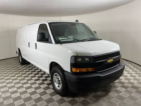 New 2025 Chevrolet Express 3500 Work Van w/ Driver Convenience Package image 10