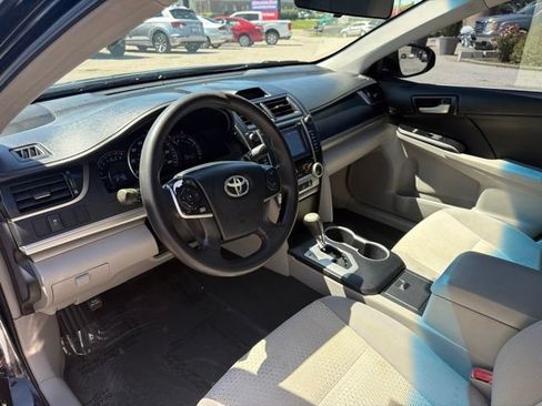 Used 2013 Toyota Camry LE FWD image 9