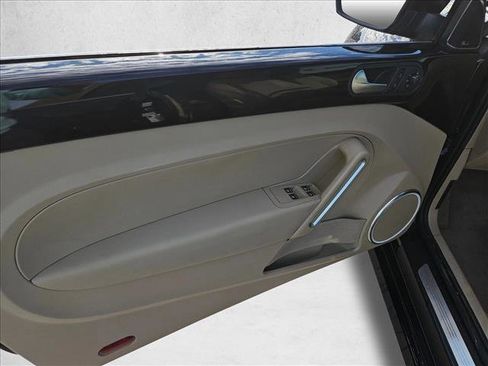 Used 2013 Volkswagen Beetle 2.5 image 11