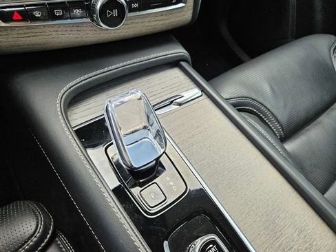 Certified 2024 Volvo XC90 B6 Ultimate AWD/4WD image 29