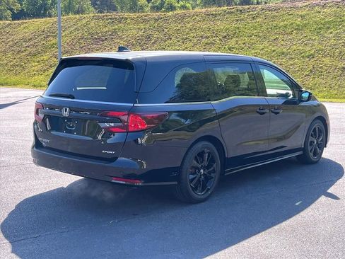 Used 2023 Honda Odyssey Sport image 5