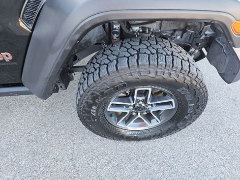 Used 2024 Jeep Gladiator Mojave w/ Convenience Group image 12