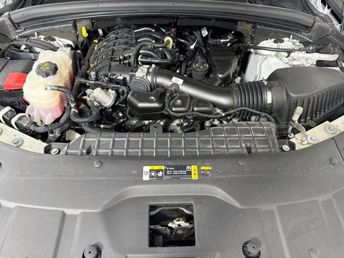 Used 2023 Jeep Grand Cherokee L Limited AWD/4WD image 29