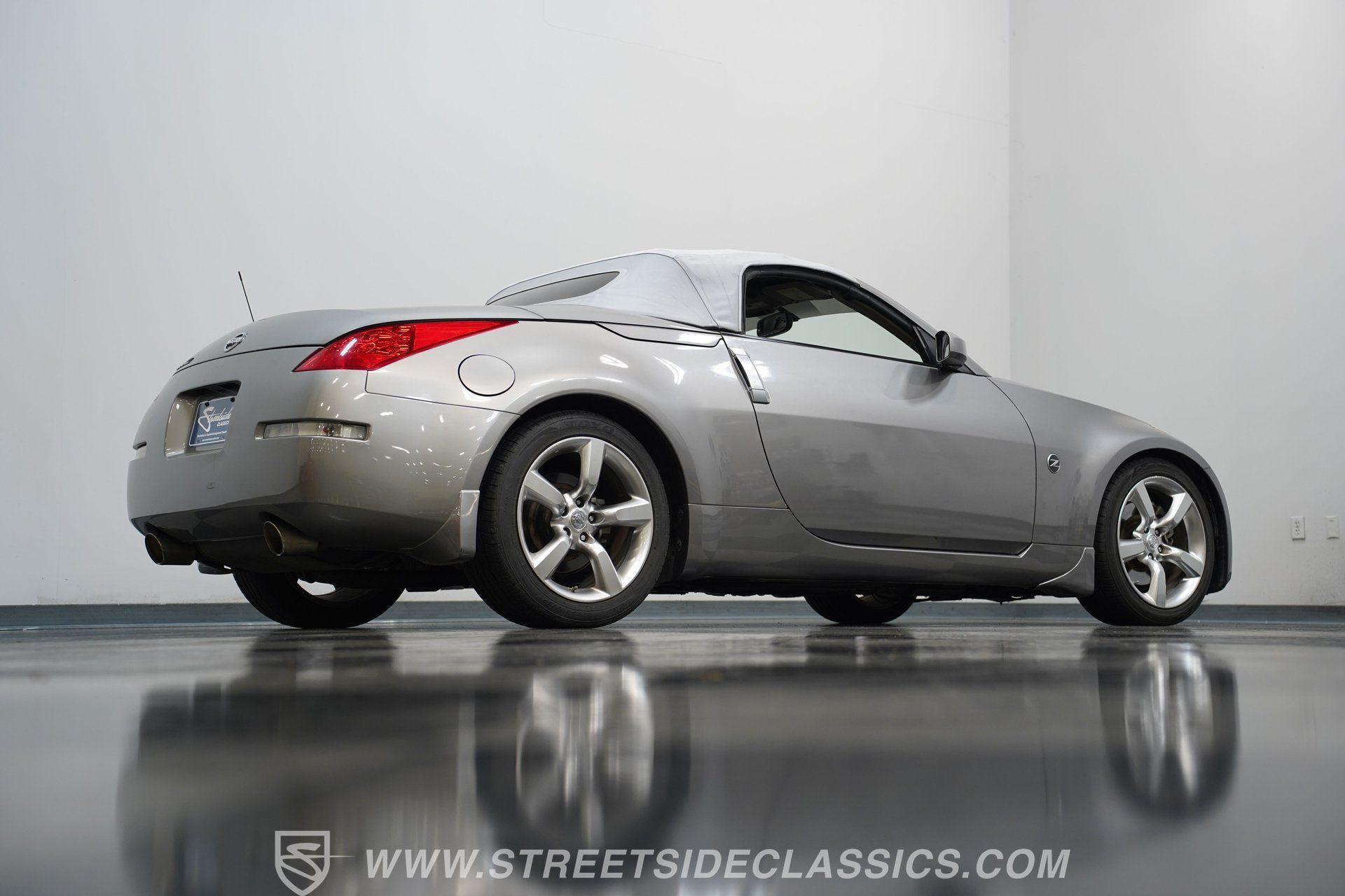 Used 2007 Nissan 350Z Touring RWD image 27