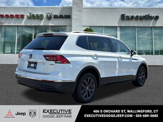 Used 2023 Volkswagen Tiguan SE AWD/4WD image 4