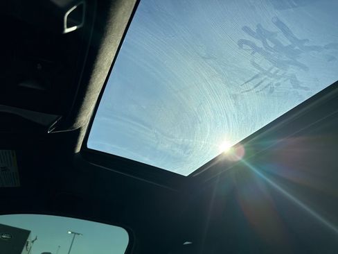 Used 2017 Cadillac Escalade Platinum image 14