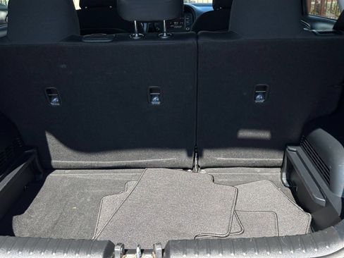 Used 2025 Kia Soul LX w/ LX Technology Package FWD image 31