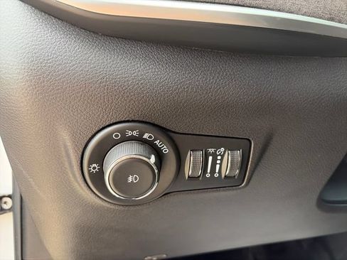 Used 2024 Jeep Compass Latitude AWD/4WD image 28