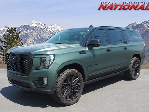 Used 2024 GMC Yukon XL Denali Ultimate AWD/4WD image 1