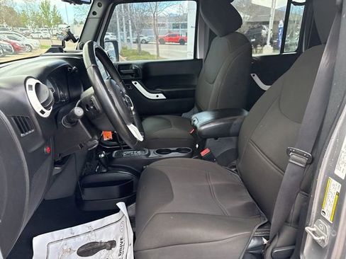 Used 2014 Jeep Wrangler Unlimited Sahara AWD/4WD image 11