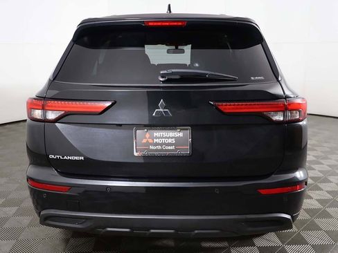 Used 2022 Mitsubishi Outlander ES image 10