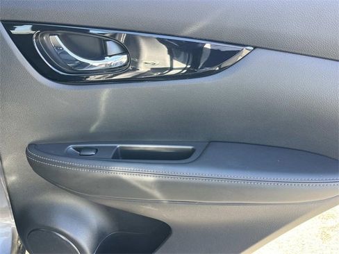 Used 2022 Nissan Rogue Sport SV w/ Technology Package image 20