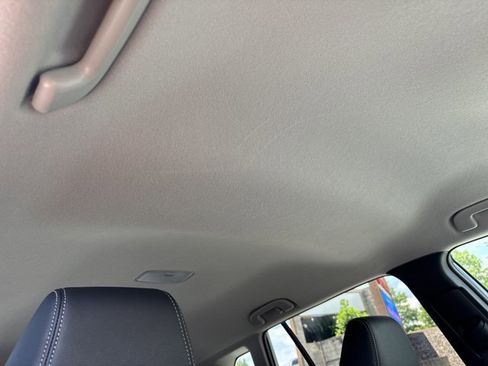 Used 2025 Toyota Corolla Cross XLE FWD image 24