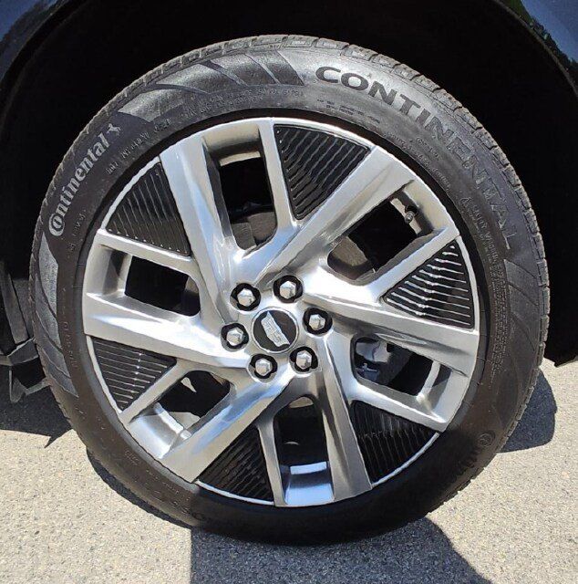 Used 2025 Cadillac Optiq Luxury 1 AWD/4WD image 6