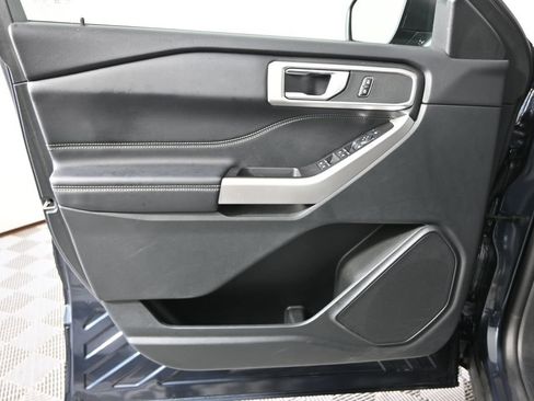 Used 2024 Ford Explorer XLT AWD/4WD image 19