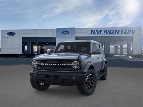 New 2025 Ford Bronco Outer Banks image 2