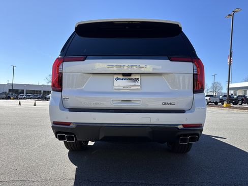 Used 2026 GMC Yukon Denali Ultimate w/ LPO, Floor Liner Package image 9