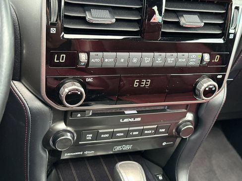 Used 2022 Lexus GX 460 Premium w/ Accessory Package AWD/4WD image 23