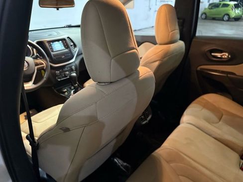 Used 2015 Jeep Cherokee Latitude w/ Trailer Tow Group image 30