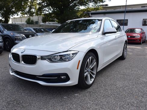Used 2018 BMW 330i xDrive Sedan w/ Convenience Package image 2