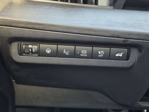Used 2024 Nissan Ariya AWD image 22
