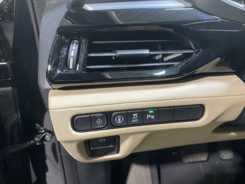 Certified 2023 Acura MDX SH-AWD w/ Technology Package image 23