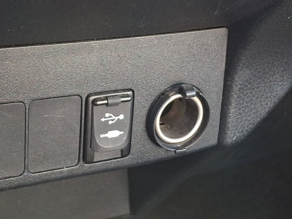Used 2013 Toyota RAV4 XLE AWD/4WD image 25