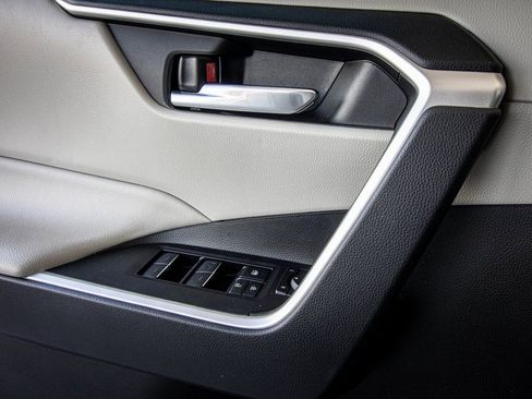 Used 2023 Toyota RAV4 XLE w/ Convenience Package image 22