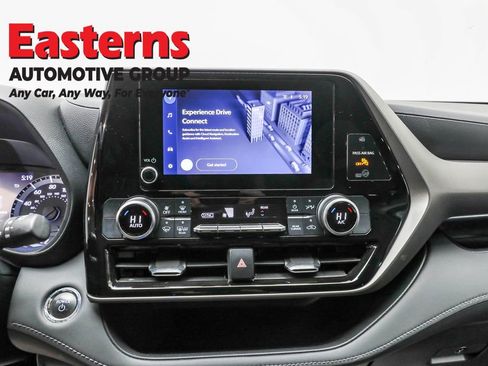 Used 2023 Toyota Highlander LE image 12