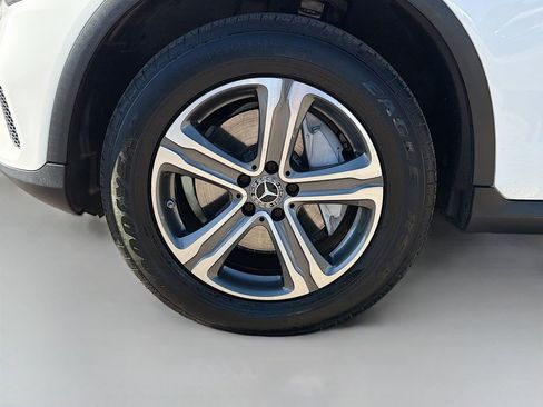 Used 2020 Mercedes-Benz GLC 300 4MATIC w/ Multimedia Package image 41