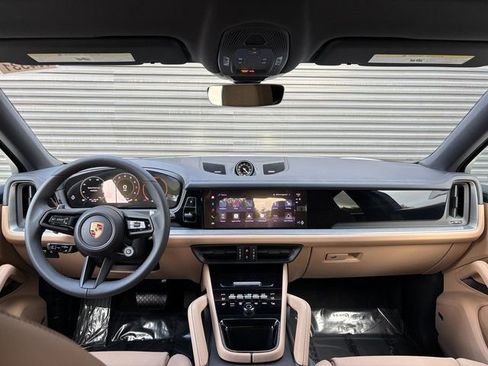 Certified 2026 Porsche Cayenne Coupe AWD/4WD image 13
