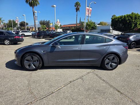 Used 2020 Tesla Model 3 Standard Range Plus RWD image 9