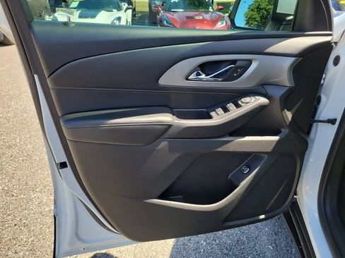 Certified 2021 Chevrolet Traverse LT FWD image 25