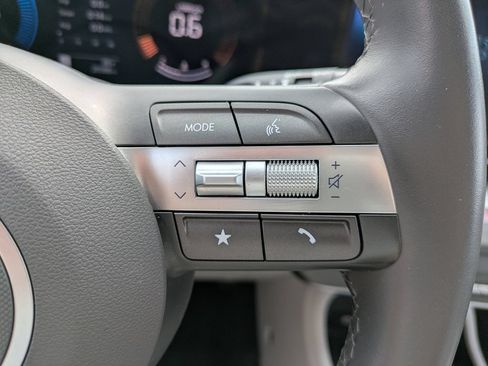 Used 2025 Hyundai Kona SEL AWD/4WD image 25