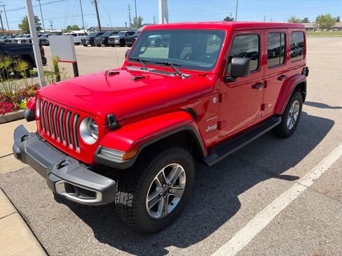Used 2020 Jeep Wrangler Unlimited Sahara w/ LED Lighting Group AWD/4WD image 4