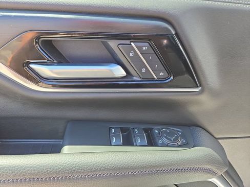Used 2026 GMC Yukon XL Denali w/ Advanced Technology Package AWD/4WD image 15