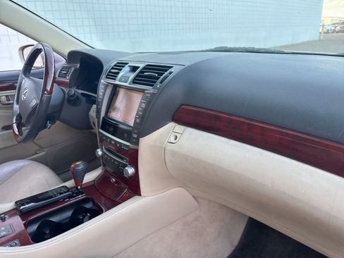 Used 2012 Lexus LS 460 w/ Comfort Pkg image 23