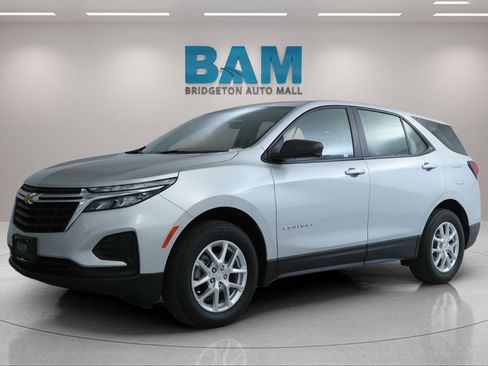 Certified 2022 Chevrolet Equinox LS AWD/4WD image 3