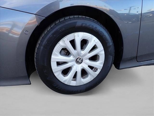 Used 2019 Toyota Prius LE FWD image 7