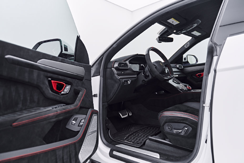 Used 2023 Lamborghini Urus Performante AWD/4WD image 46