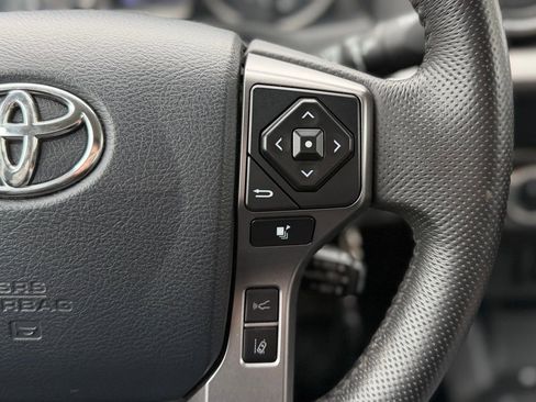 Used 2019 Toyota Tacoma SR5 image 8