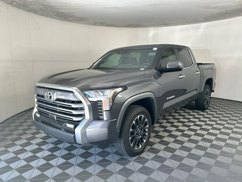 Used 2025 Toyota Tundra Limited AWD/4WD image 7