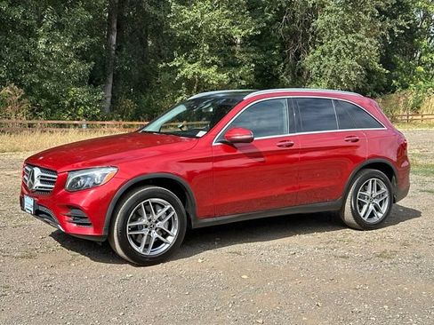 Used 2017 Mercedes-Benz GLC 300 4MATIC image 6