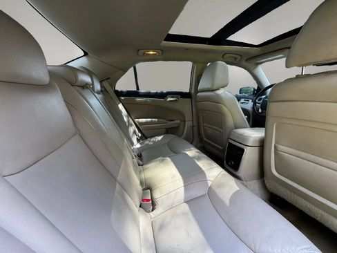 Used 2012 Chrysler 300 Limited RWD image 16
