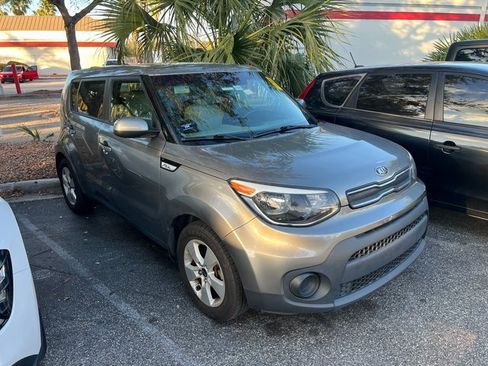 Certified 2018 Kia Soul w/ Convenience Package image 3